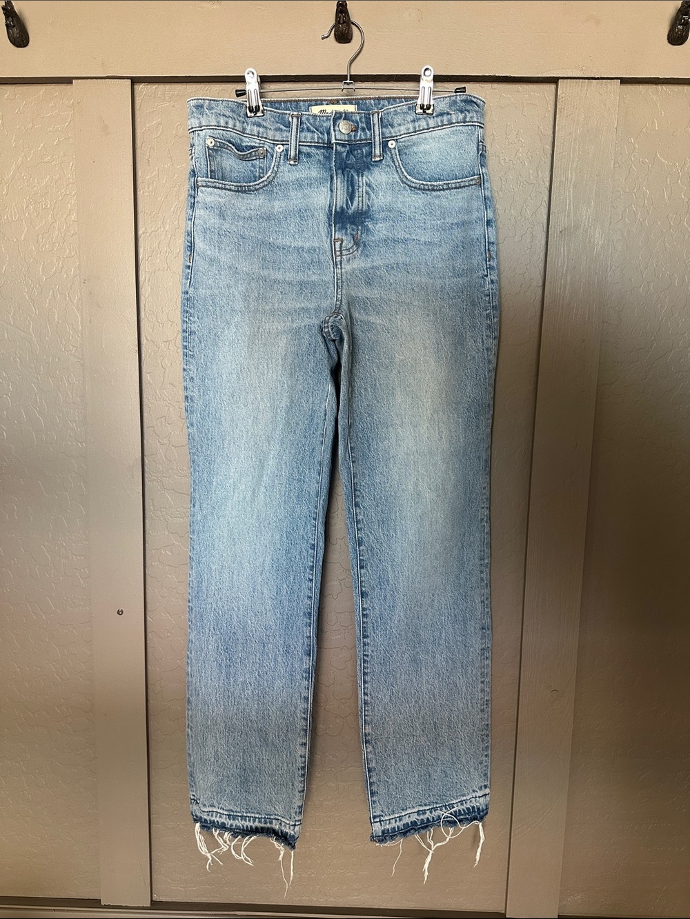 Madewell mid rise 90s straight Jean raw hem detail
